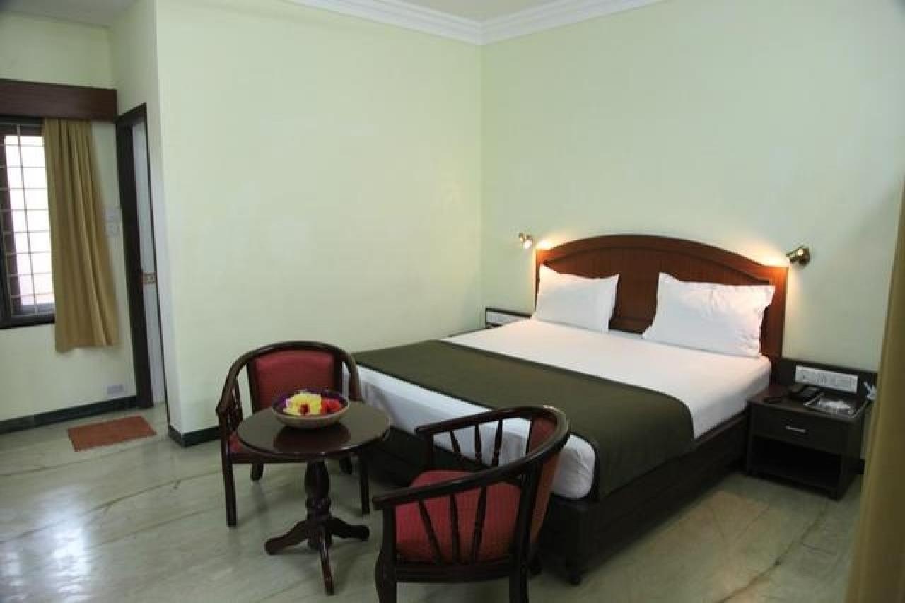 Pallava Dynasty Hotell Mahabalipuram Exteriör bild